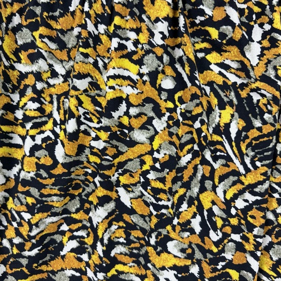 Woman’s Cato stretchy v neck abstract animal print top size XL - Picture 3 of 4